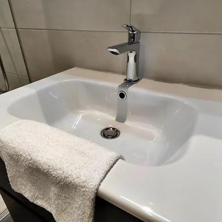 Bucherwirt شقة
