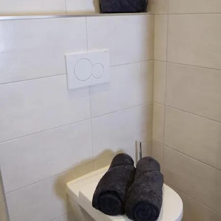 Bucherwirt アパート *