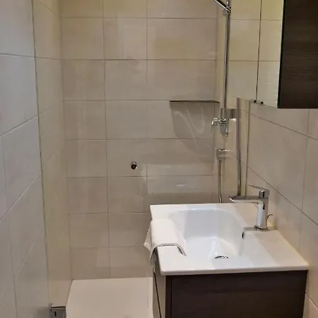 Bucherwirt شقة *